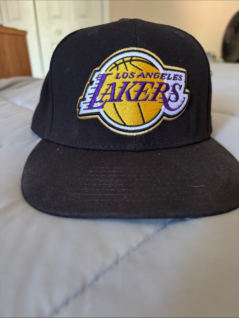 Lakers Hat - Picture 2 of 4